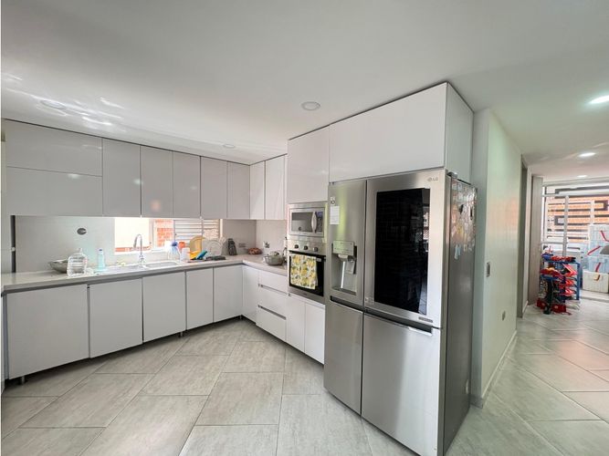Apartamento de 3 alcobas en arriendo en Urbanizacion Barcelona, Medellín, 130 m² · foto 4 de 10