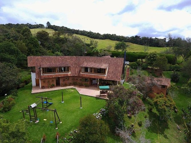Casa de 5 alcobas en venta en Las Palmas, Envigado, 280 m² · foto 14 de 17