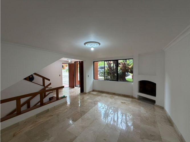Casa de 5 alcobas en venta en Los Naranjos, Medellín, 280 m² · foto 6 de 24