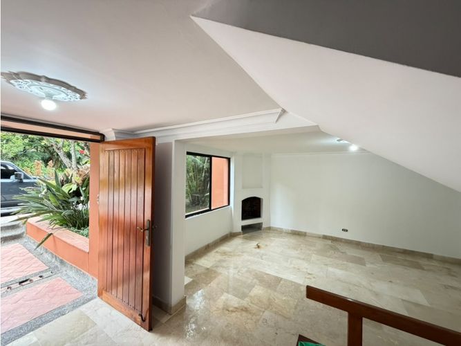 Casa de 5 alcobas en venta en Los Naranjos, Medellín, 280 m² · foto 19 de 24