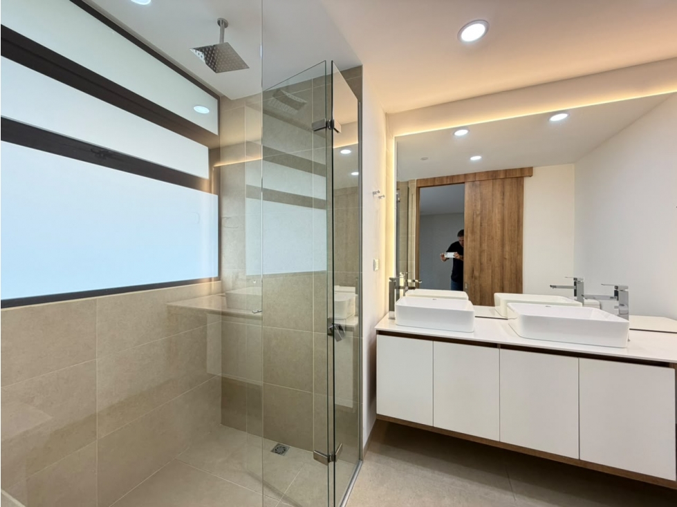 Apartamento en arriendo en Laureles, Medellín · foto 23 de 24