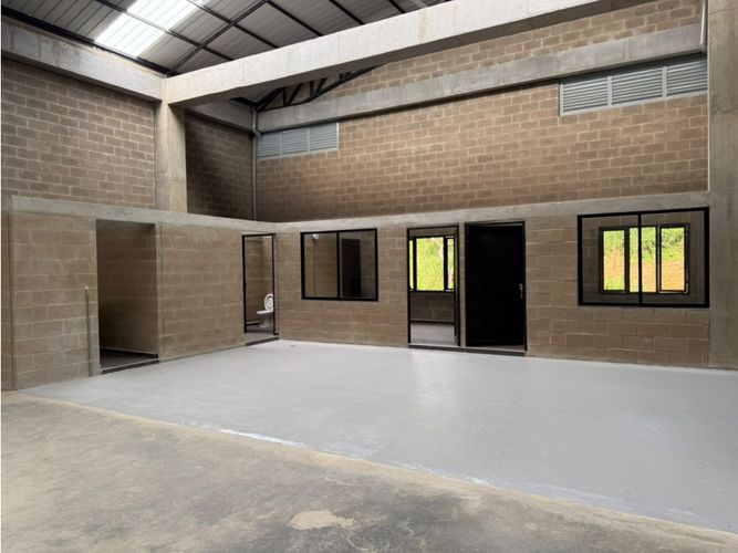 Bodega en arriendo en La Ferreira, La Estrella, 541 m² · foto 3 de 11