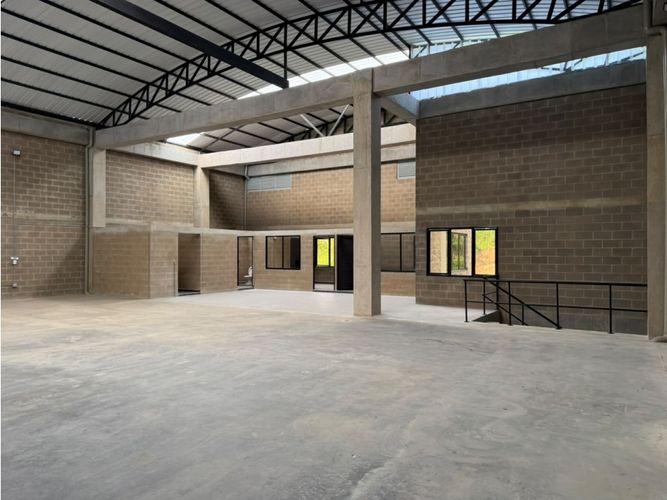 Bodega en arriendo en La Ferreira, La Estrella, 541 m² · foto 6 de 11