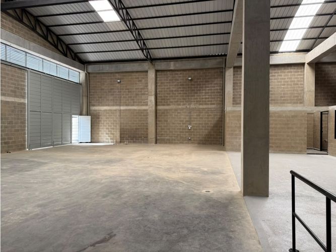 Bodega en arriendo en La Ferreira, La Estrella, 541 m² · foto 10 de 11