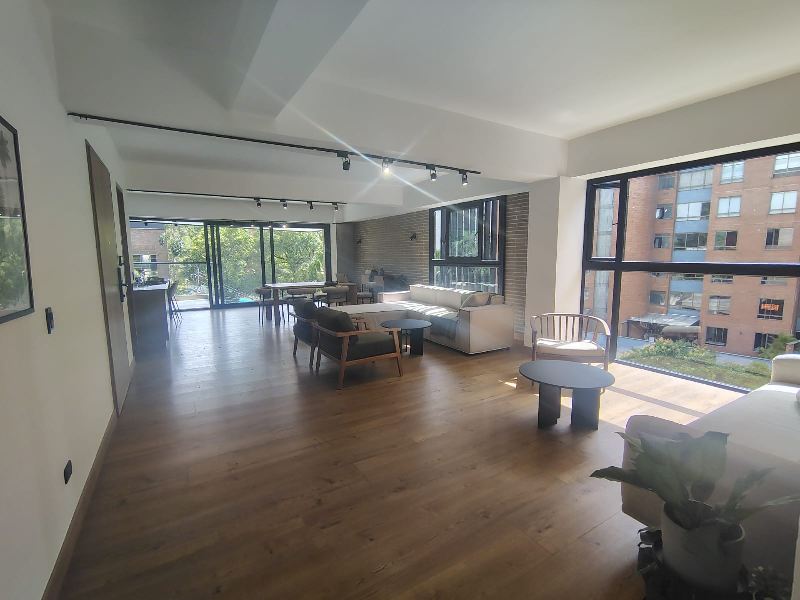 Apartamento en arriendo en El Poblado, Medellín · foto 2 de 19