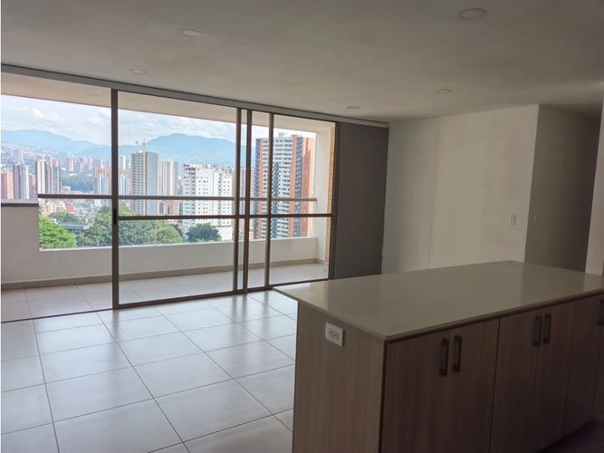 Apartamento de 3 alcobas en venta en San Jose, Sabaneta, 104 m² · foto 2 de 10