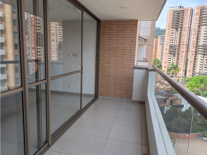 Apartamento de 3 alcobas en venta en San Jose, Sabaneta, 104 m² · foto 3 de 10