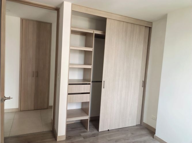 Apartamento de 3 alcobas en venta en San Jose, Sabaneta, 104 m² · foto 6 de 10