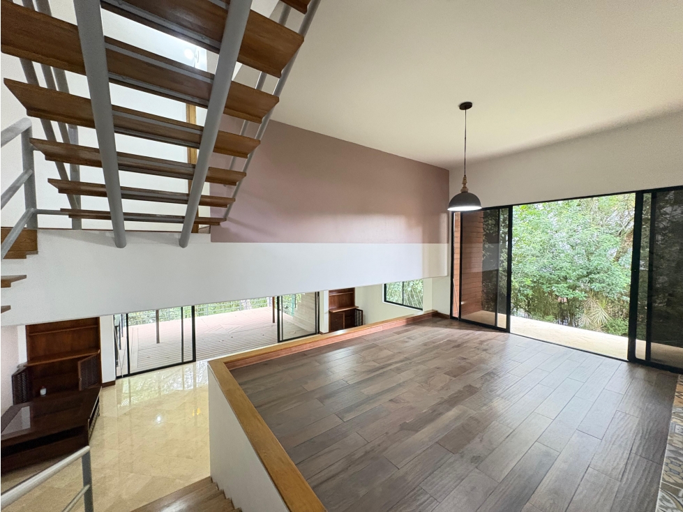 Casa Campestre en Arriendo en El Poblado, Medellín en Cola Del Zorro