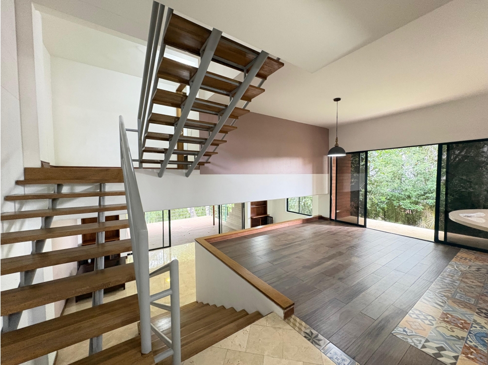 Casa en arriendo en El Poblado, Medellín · foto 4 de 24