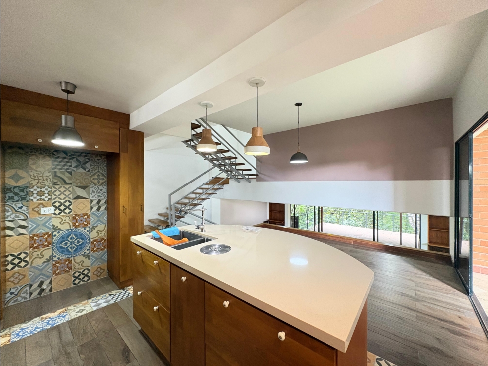 Casa en arriendo en El Poblado, Medellín · foto 7 de 24