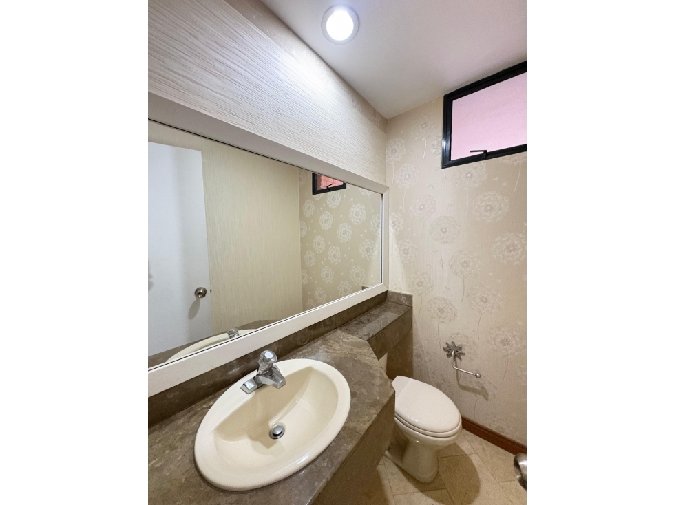 Casa en arriendo en El Poblado, Medellín · foto 23 de 24