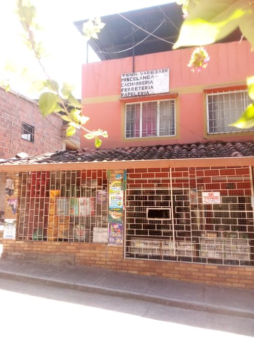 Casa de 5 alcobas en venta en Paseo Real I, Piedecuesta, 217 m² · foto 3 de 4