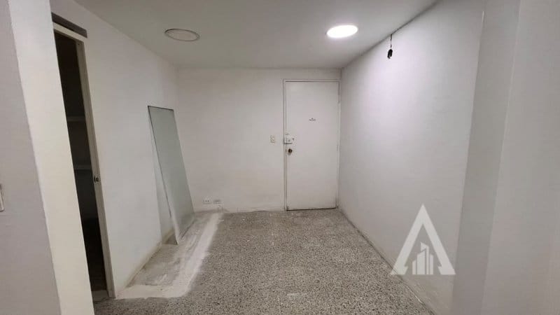 Oficina en venta en La Candelaria, Medellín, 23 m² · foto 6 de 16
