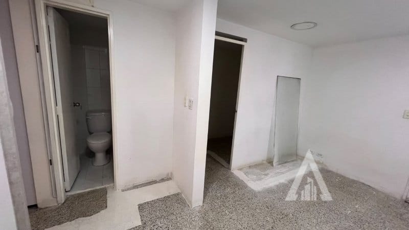 Oficina en venta en La Candelaria, Medellín, 23 m² · foto 8 de 16