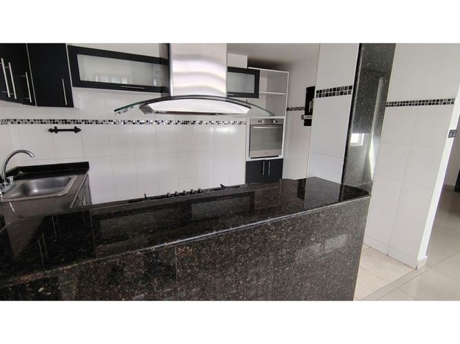 Apartamento de 2 alcobas en venta en Paraiso, Barranquilla, 117 m² · foto 4 de 16
