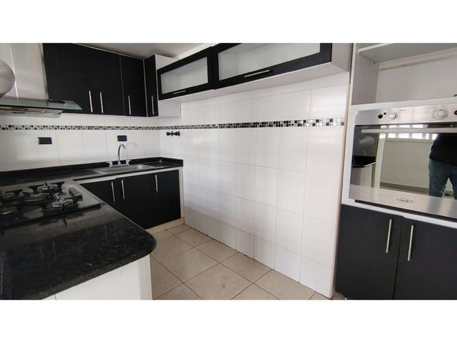 Apartamento de 2 alcobas en venta en Paraiso, Barranquilla, 117 m² · foto 5 de 16