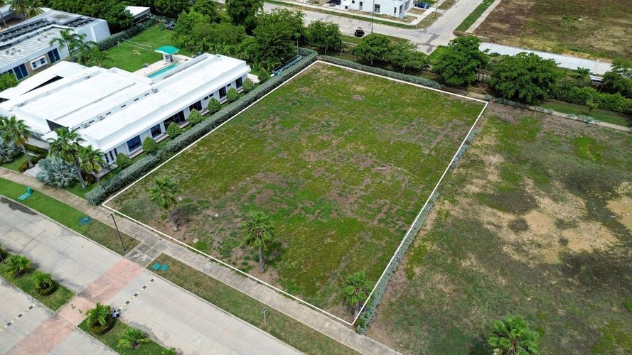 Lote en venta en Punta Canoa, Cartagena, 2400 m² · foto 2 de 6