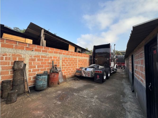 Lote en arriendo en Viviendas Del Sur, Medellín, 3450 m² · foto 5 de 7