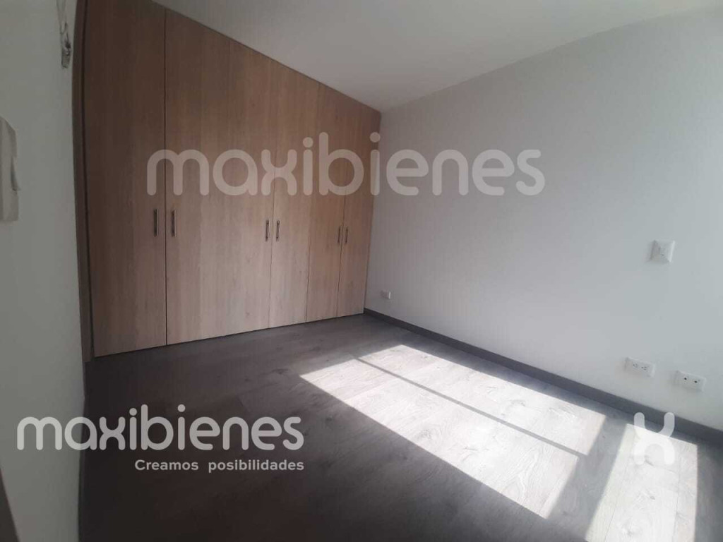 Apartamento en venta en Los Colores, Medellín · foto 8 de 24