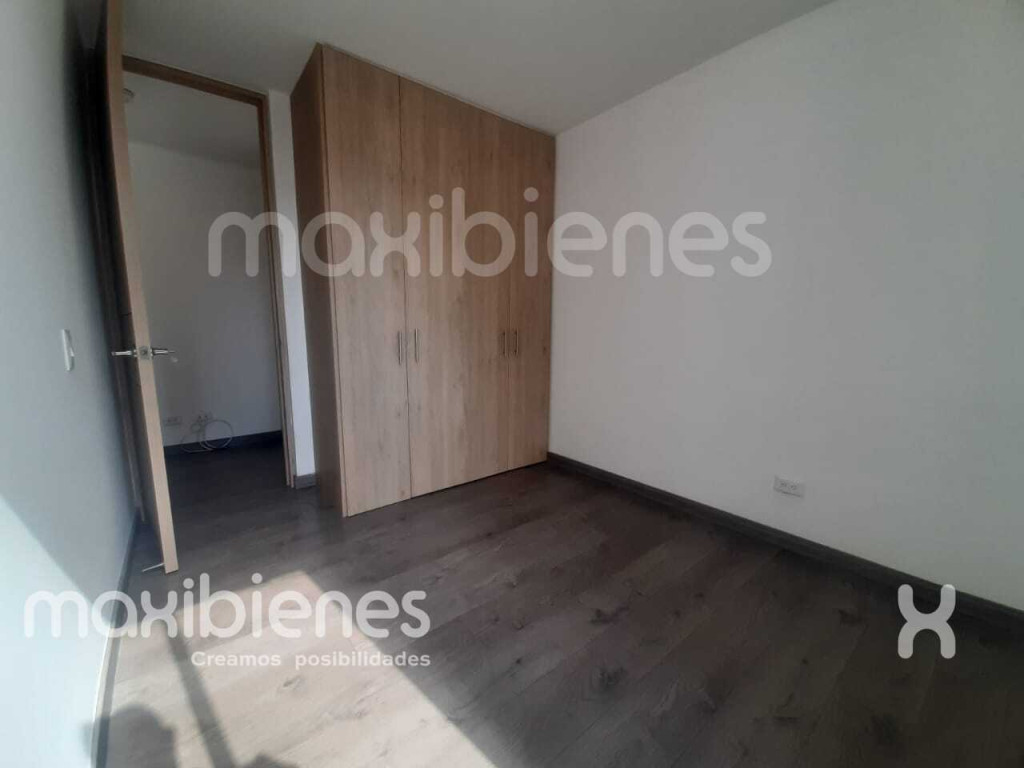 Apartamento en venta en Los Colores, Medellín · foto 10 de 24