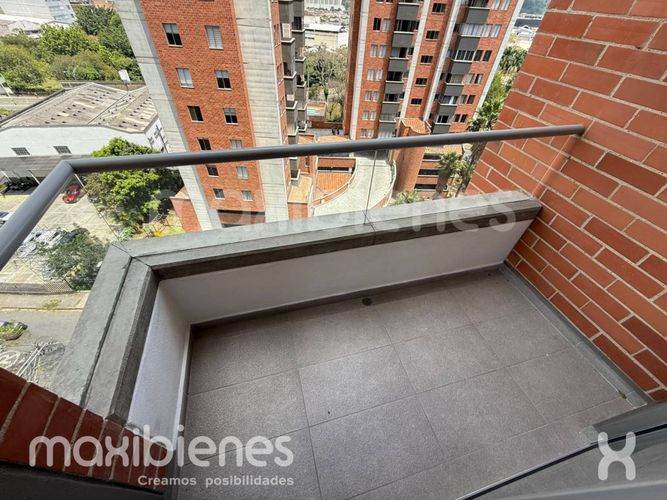 Apartamento de 3 alcobas en arriendo en San Diego, Medellín, 94 m² · foto 3 de 10