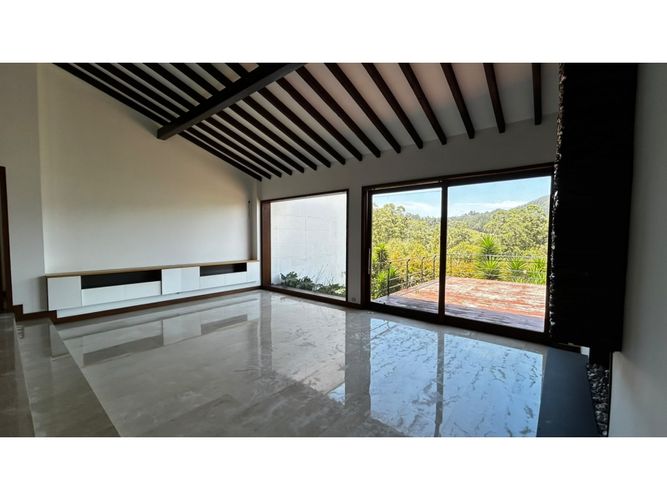 Casa de 5 alcobas en venta en Santa Elena, El Retiro, 480 m² · foto 4 de 23