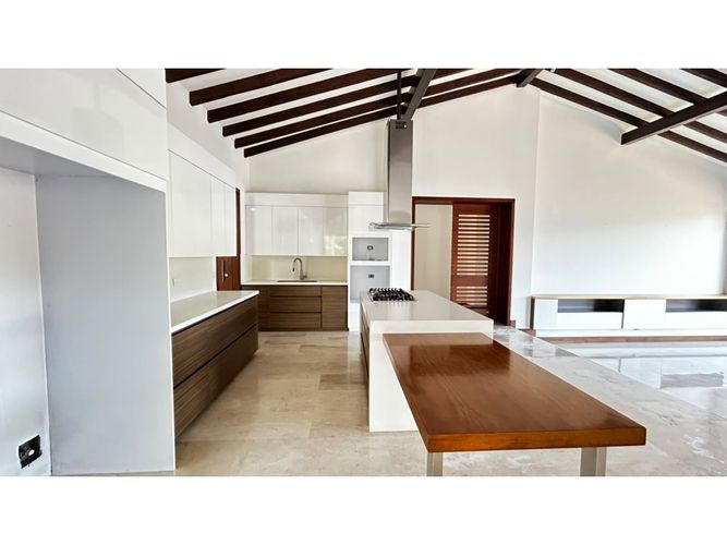 Casa de 5 alcobas en venta en Santa Elena, El Retiro, 480 m² · foto 7 de 23