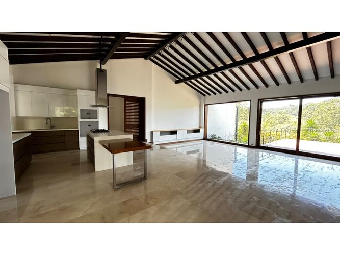 Casa de 5 alcobas en venta en Santa Elena, El Retiro, 480 m² · foto 9 de 23