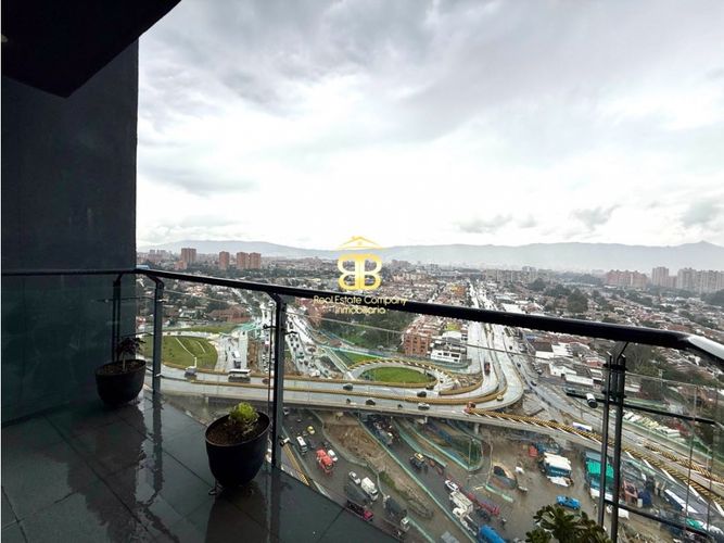 Apartamento de 3 alcobas en venta en Niza, Bogotá, 153 m² · foto 2 de 24