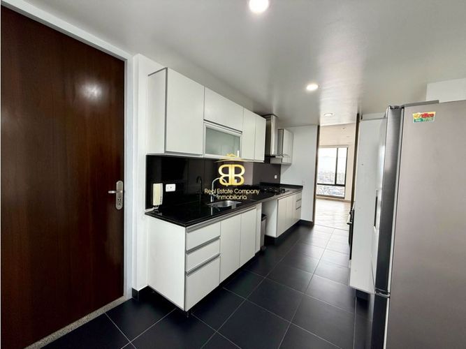 Apartamento de 3 alcobas en venta en Niza, Bogotá, 153 m² · foto 4 de 24