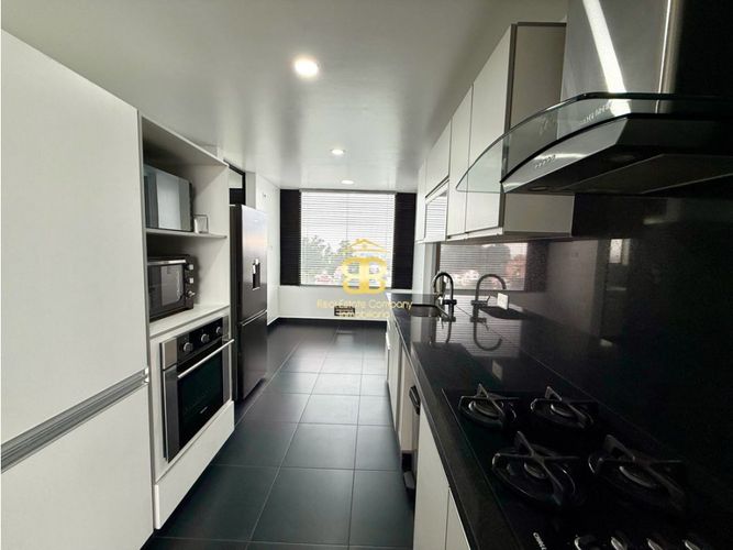 Apartamento de 3 alcobas en venta en Niza, Bogotá, 153 m² · foto 5 de 24