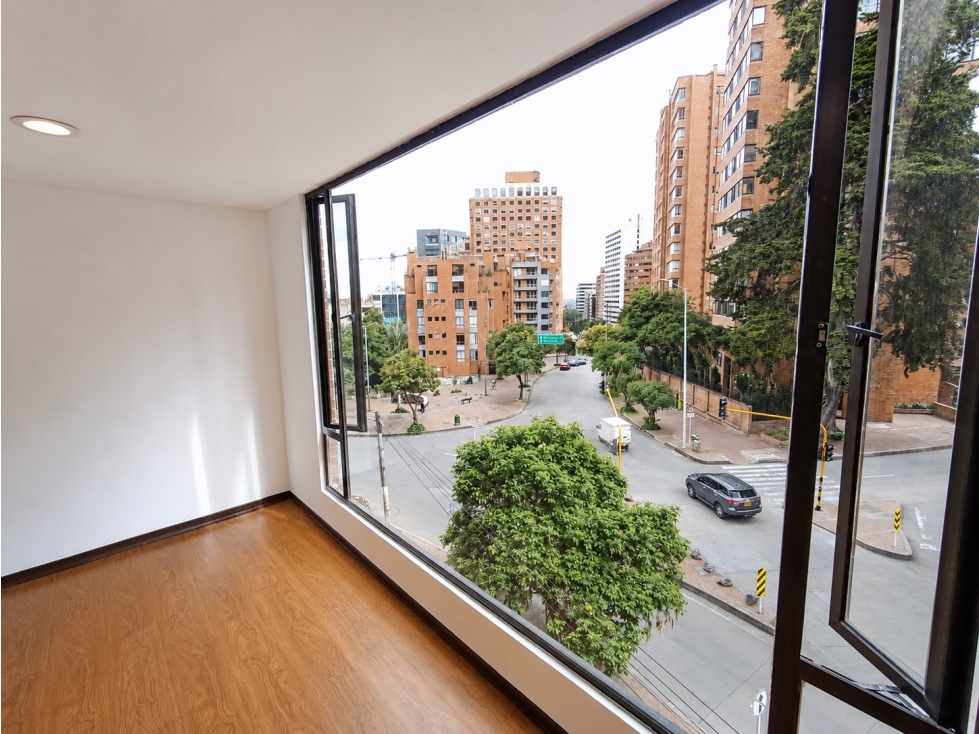 Apartamento en venta en Los Rosales, Bogotá · foto 2 de 16