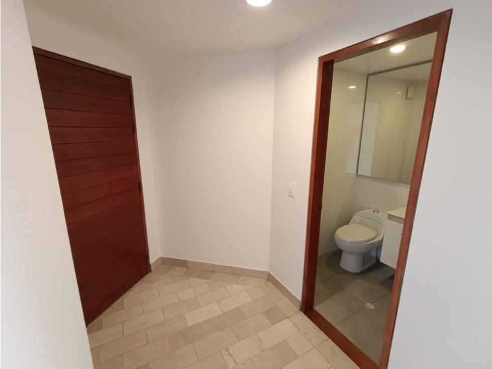 Apartamento en venta en Los Rosales, Bogotá · foto 4 de 16