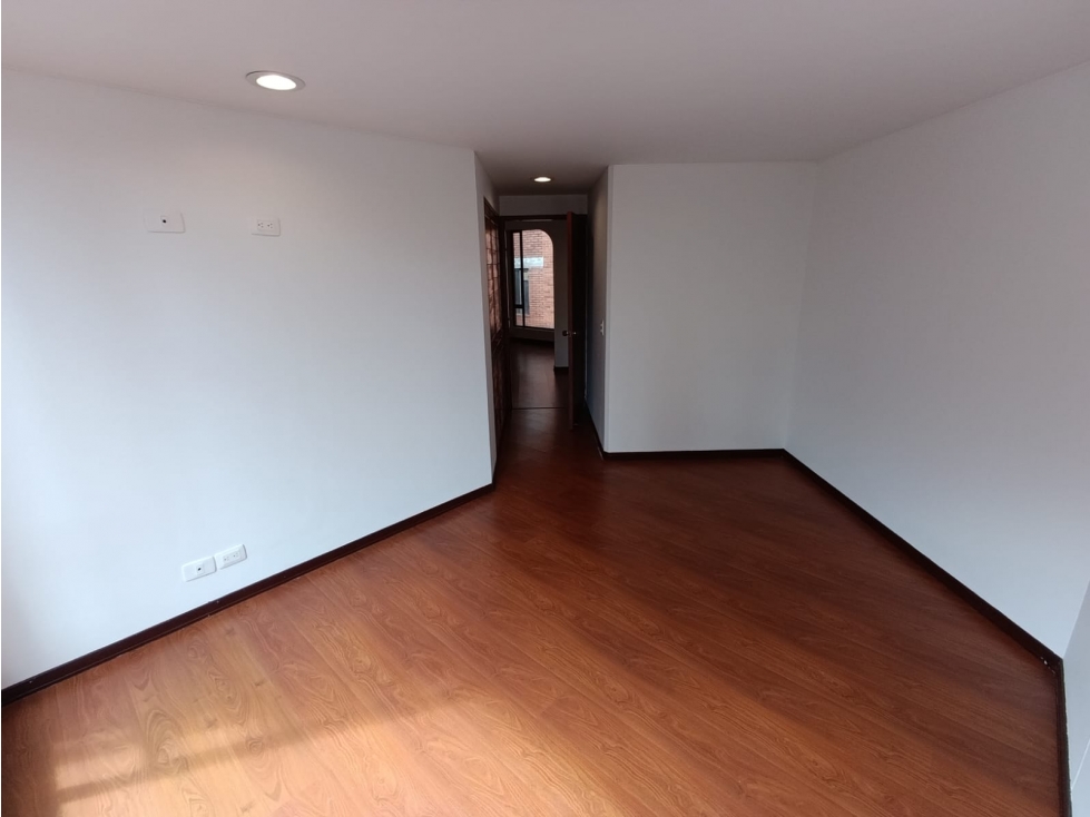 Apartamento en venta en Los Rosales, Bogotá · foto 9 de 16