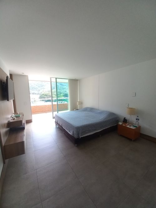 Apartamento de 3 alcobas en venta en Cerro Azul Del Vergel, Ibagué, 242 m² · foto 8 de 24