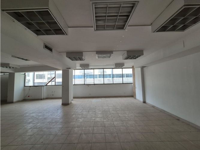 Edificio en arriendo en Santa Monica, Cali, 1296 m² · foto 5 de 13