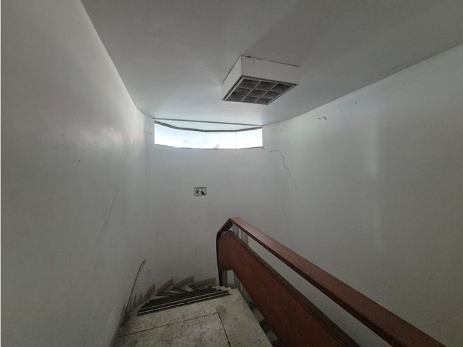 Edificio en arriendo en Santa Monica, Cali, 1296 m² · foto 12 de 13