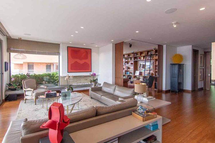 Apartamento de 4 alcobas en venta en Cerros De Los Alpes, Bogotá, 350 m² · foto 5 de 24