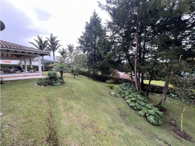 Casa de 3 alcobas en venta en So�Adora, La Ceja, 400 m² · foto 2 de 24