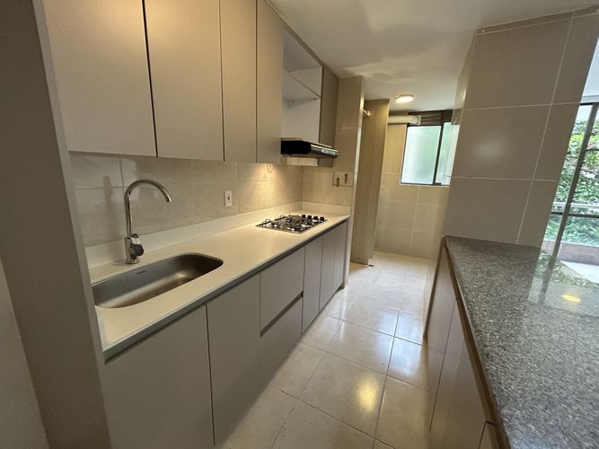 Apartamento de 3 alcobas en arriendo en Zuñiga, Medellín, 86 m² · foto 2 de 14