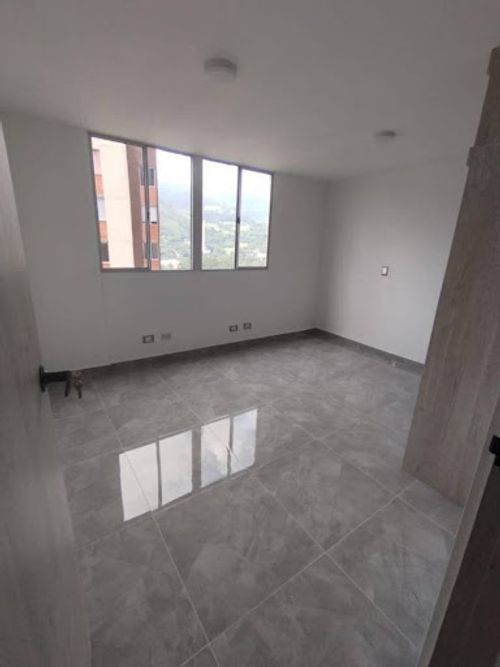 Apartamento de 2 alcobas en venta en La Navarra, Bello, 54 m² · foto 5 de 8