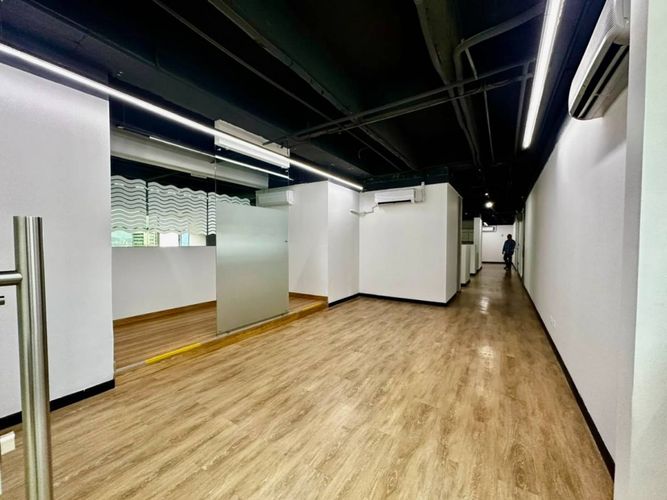 Oficina en arriendo en Milla De Oro, Medellín, 271 m² · foto 3 de 17