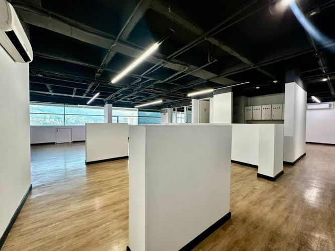 Oficina en arriendo en Milla De Oro, Medellín, 271 m² · foto 5 de 17
