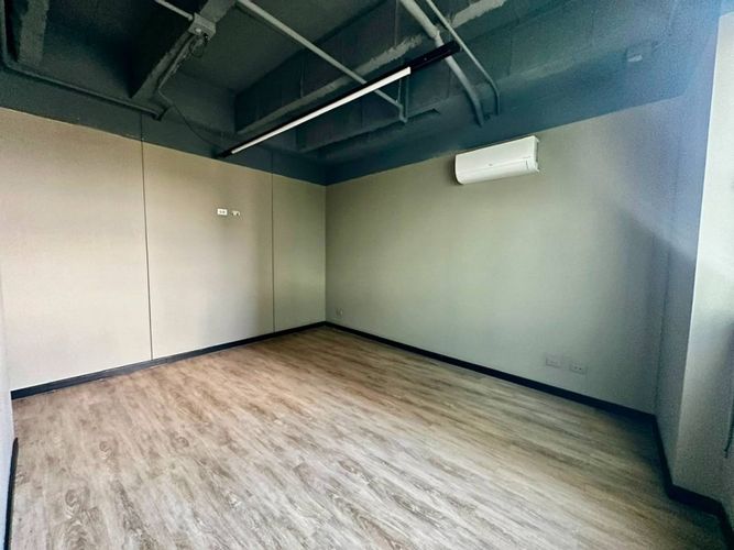 Oficina en arriendo en Milla De Oro, Medellín, 271 m² · foto 10 de 17