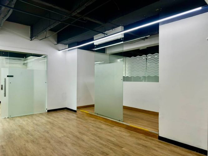 Oficina en arriendo en Milla De Oro, Medellín, 271 m² · foto 11 de 17