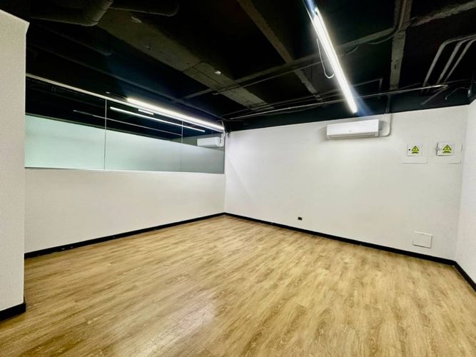 Oficina en arriendo en Milla De Oro, Medellín, 271 m² · foto 12 de 17