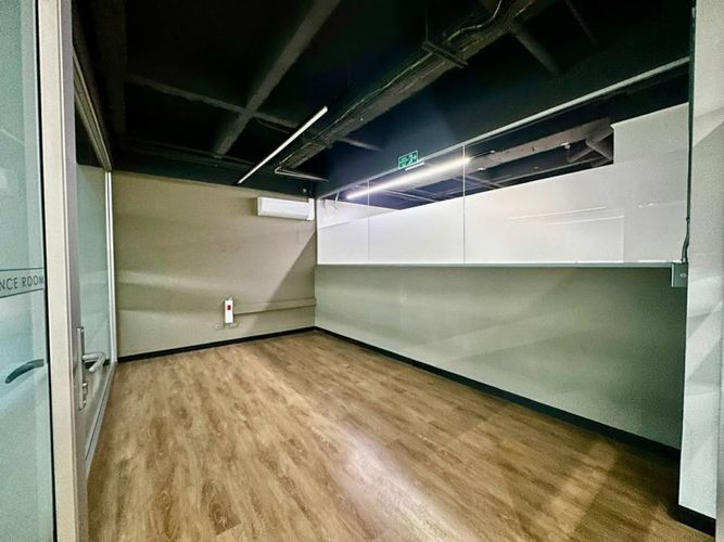 Oficina en arriendo en Milla De Oro, Medellín, 271 m² · foto 15 de 17
