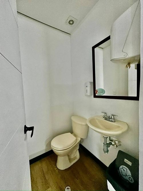 Oficina en arriendo en Milla De Oro, Medellín, 271 m² · foto 16 de 17