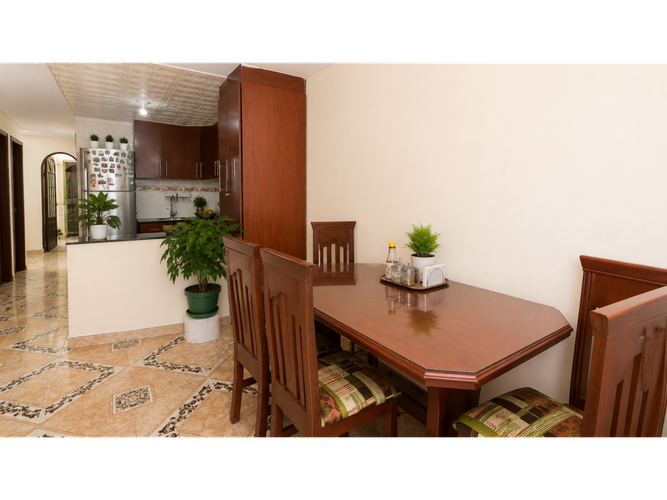 Casa de 9 alcobas en venta en La Magnolia, Madrid, 250 m² · foto 4 de 19